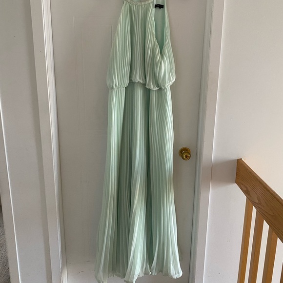 Mint green bridesmaid dress. - Picture 1 of 4